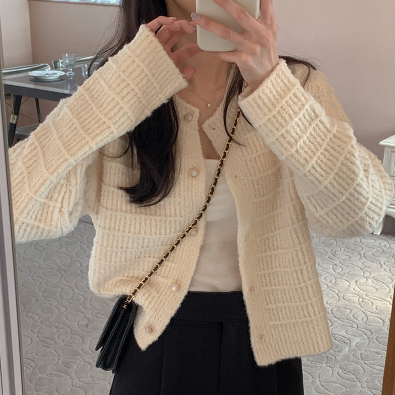 Soft Weave – Textured Knit Short Sweater with Long Sleeves
